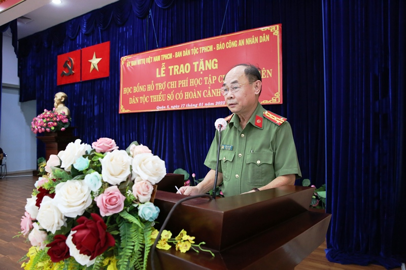 Trao 50 xuất học bỗng cho học sinh, sinh viên dân tộc thiểu số tại TP Hồ Chí Minh -0