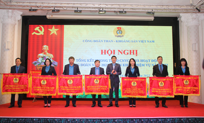 Công đoàn TKV đồng hành cùng người lao động vượt qua đại dịch -0