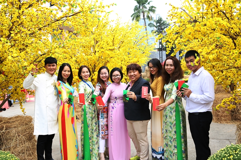 Sắc xuân đang về trên thành phố mang tên Bác -1
