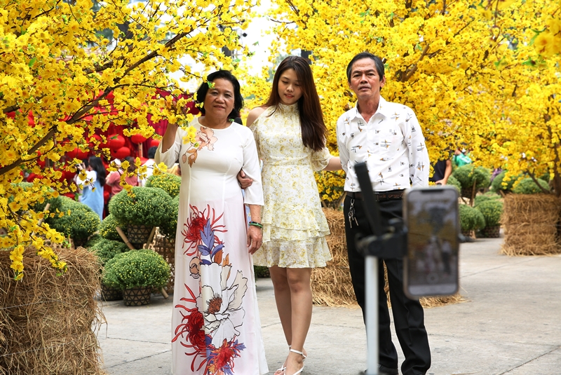 Sắc xuân đang về trên thành phố mang tên Bác -8