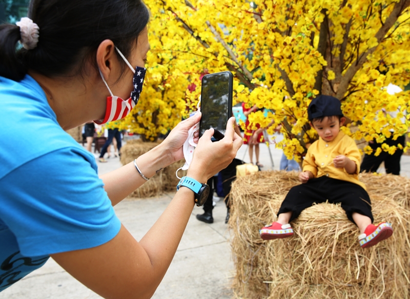 Sắc xuân đang về trên thành phố mang tên Bác -9
