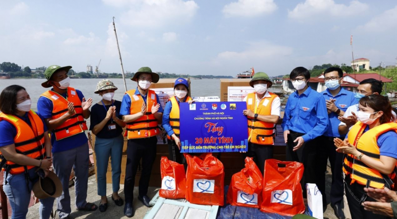 Có một làng chài phía bên kia phố thị -0