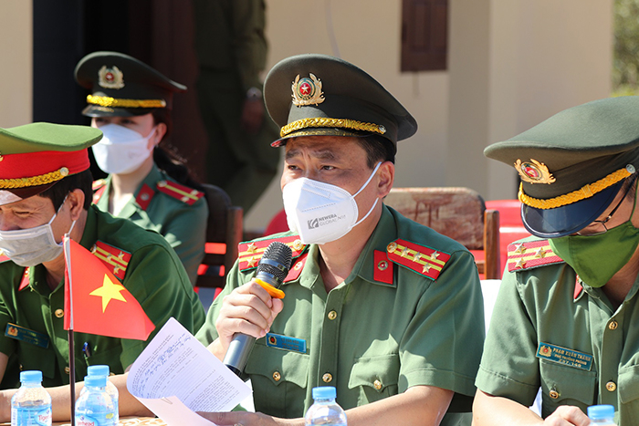 Công an tỉnh Quảng Bình bàn giao 09 trụ sở làm việc tặng Công an tỉnh Khăm Muộn (Lào) -0