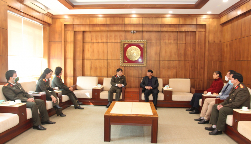 Chủ tịch UBND tỉnh Cao Bằng tiếp Đoàn công tác của Báo CAND -0