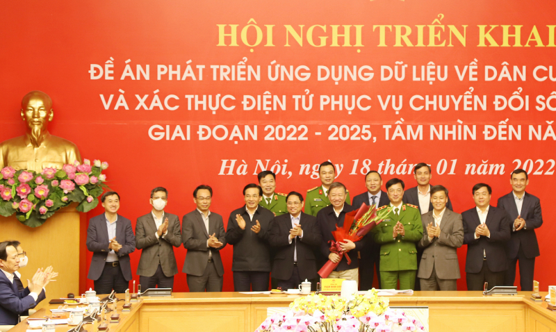 PM Pham Minh Chinh: People, businesses play center role in national digital transformation -0