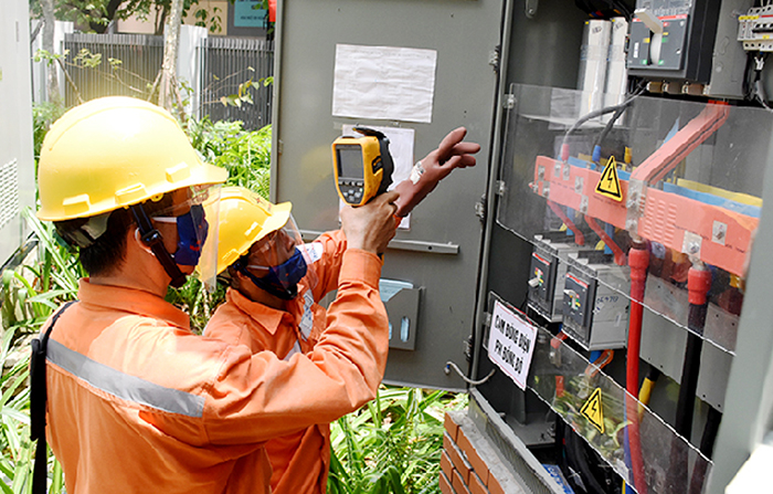 Tết trang 46: Vượt “bão” dịch bệnh COVID-19, EVN luôn thực hiện tốt nhiệm vụ đảm bảo cung cấp điện trong mọi tình huống -0