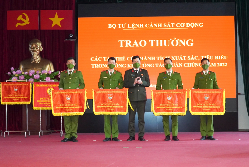 Công tác quần chúng góp phần thực hiện thắng lợi nhiệm vụ của đơn vị -0