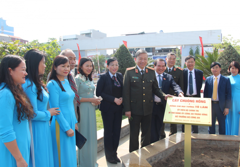 Xây dựng Thái Nguyên thành trung tâm kinh tế công nghiệp hiện đại khu vực trung du phía Bắc -1