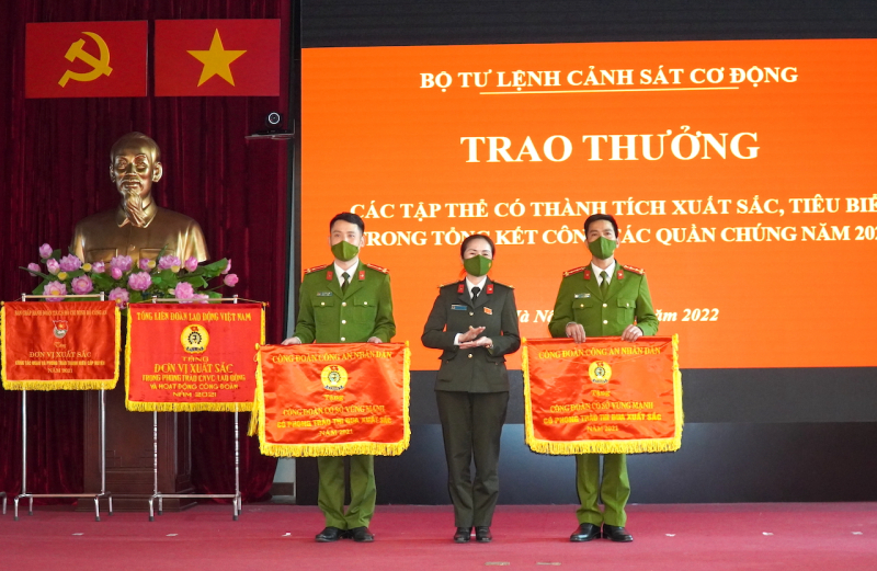 Công tác quần chúng góp phần thực hiện thắng lợi nhiệm vụ của đơn vị -0
