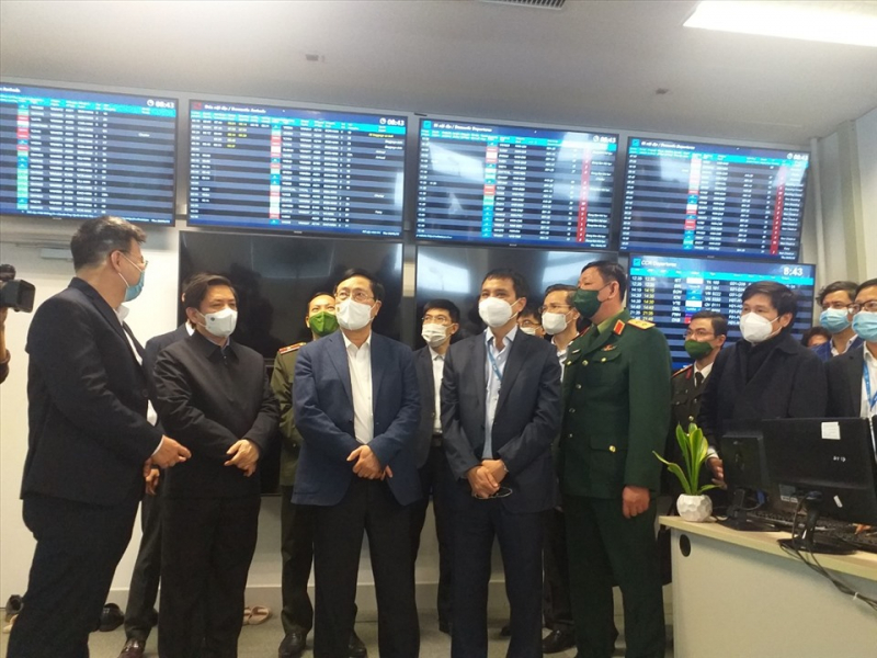 Phó Thủ tướng Thường trực yêu cầu không để tình trạng chậm, hủy chuyến bay -0