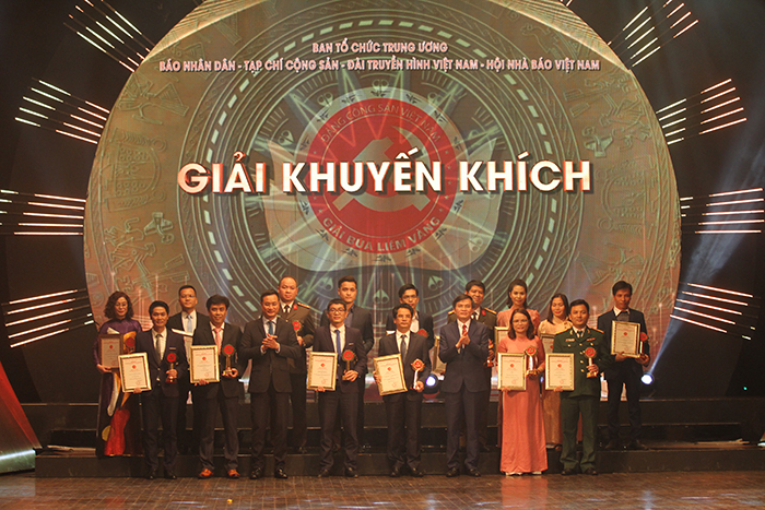 Vinh danh các tác giả, tác phẩm đoạt giải Búa liềm vàng lần thứ VI-năm 2021 -0