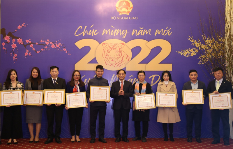 Bộ Ngoại giao gặp mặt các cơ quan báo chí nhân dịp Năm mới 2022 -0