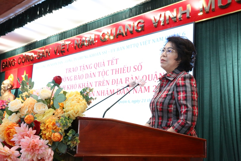 Đem cái Tết đầm ấm đến người dân tộc thiểu số ở quận 6 -0