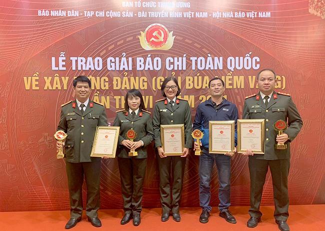 Vinh danh các tác giả, tác phẩm đoạt giải Búa liềm vàng lần thứ VI -0