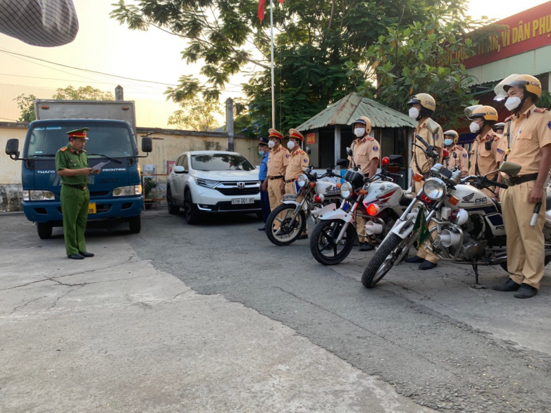 CSGT đồng loạt ra quân đảm bảo TTATGT và ANTT trong những ngày giáp Tết Nguyên đán -2