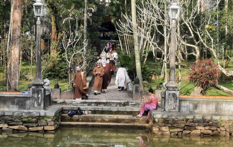 Hàng ngàn tăng ni, phật tử tham dự lễ nhập kim quan Thiền sư Thích Nhất Hạnh -0