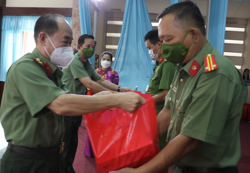 Góp chút tình Xuân gửi đến người dân Tiền Giang -0