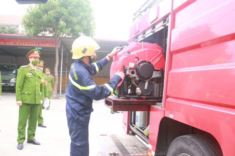 Kiểm tra công tác ứng trực sẵn sàng chiến đấu của Cảnh sát PCCC trong dịp Tết -1