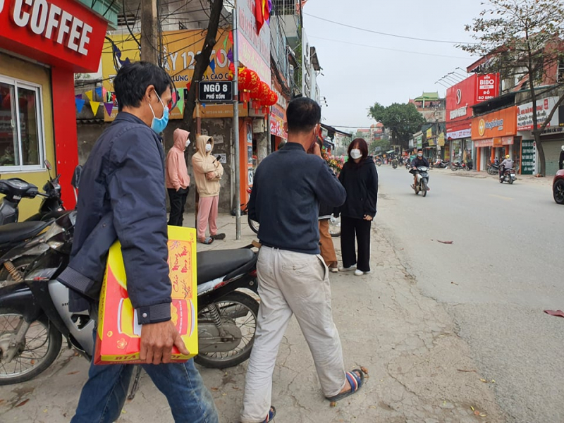 Uống rượu xong lái xe nhiều tài xế đi bộ về nhà vì bị giữ phương tiện -0
