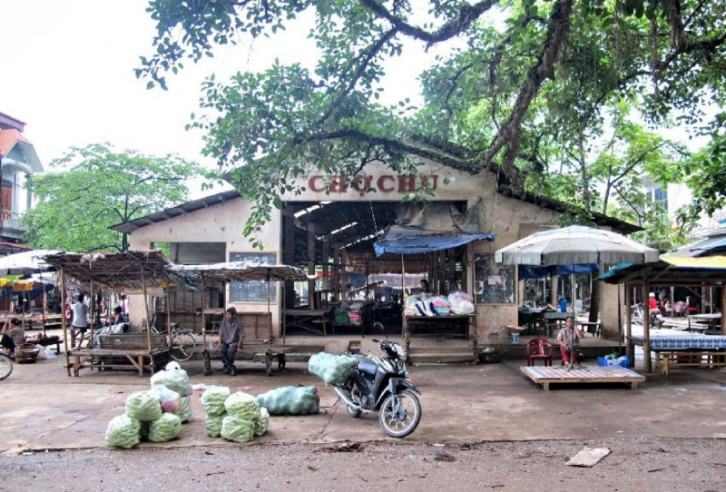 6-quang cảnh chợ chu.jpg -0