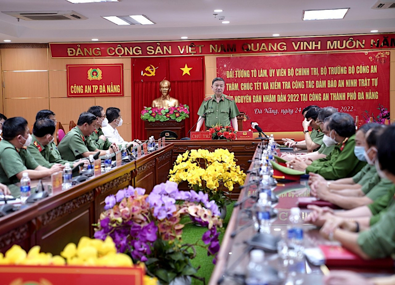 Minister To Lam visits Da Nang Municipal Police Department, Hospital 199 -0