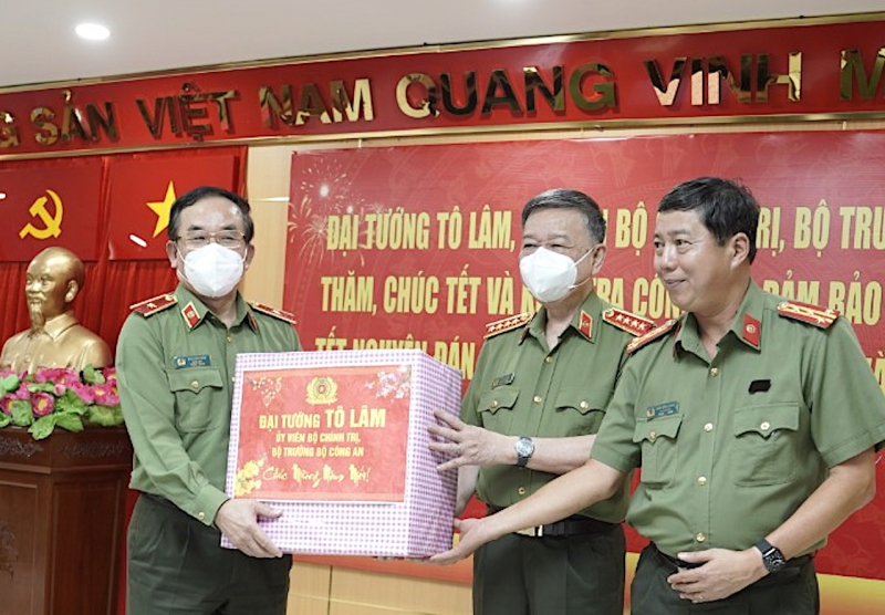 Minister To Lam visits Da Nang Municipal Police Department, Hospital 199 -0