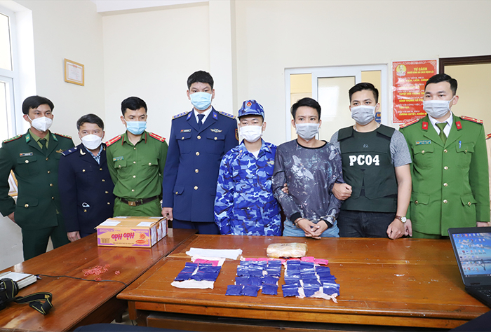 Bắt đối tượng mua bán gần 8.000 viên ma túy tổng hợp -0
