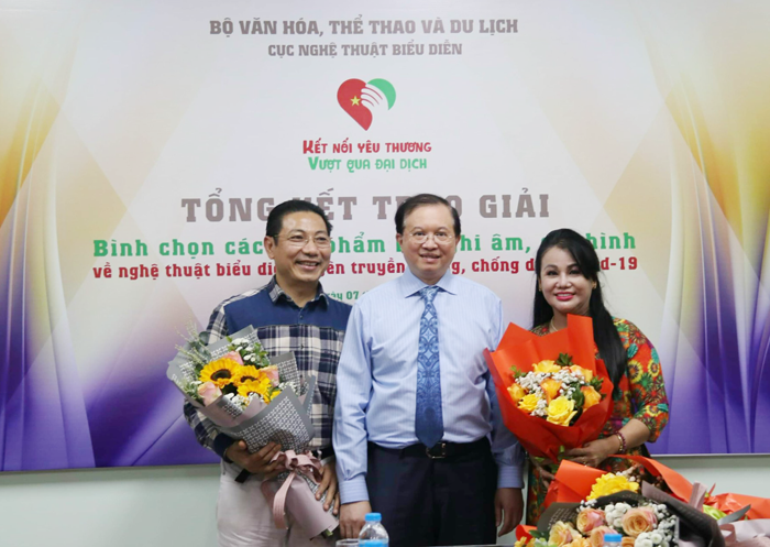 Làm nghệ thuật là cách để cống hiến cho cộng đồng -0