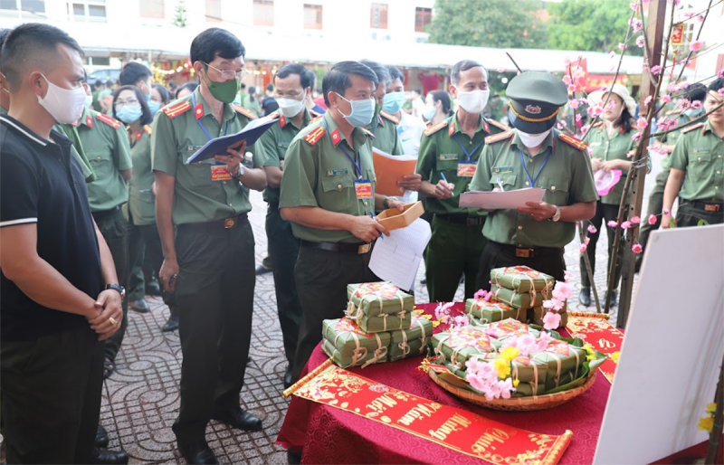 Sôi nổi Hội thi nấu bánh chưng, Xuân yêu thương- Xuân Nhâm Dần 2022 của Công an Đắk Nông -2
