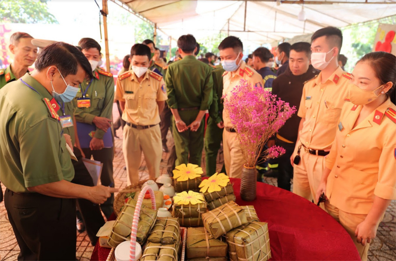 Sôi nổi Hội thi nấu bánh chưng, Xuân yêu thương- Xuân Nhâm Dần 2022 của Công an Đắk Nông -4