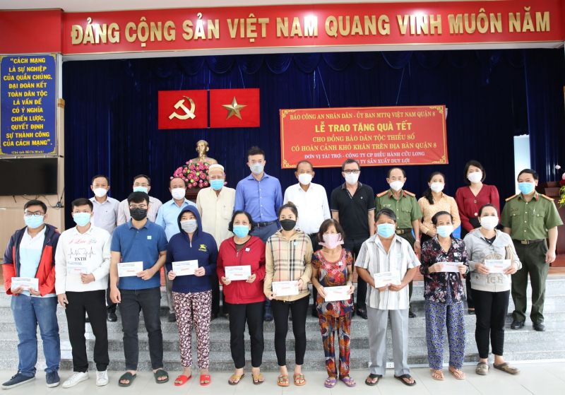 Tết “sum vầy” đến với đồng bào nghèo, đồng bào dân tộc quận 8 -3