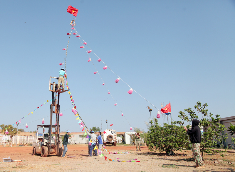 Cây Nêu ngày Tết – nét văn hóa truyền thống Việt Nam tại Phái bộ GGHB LHQ tại Nam Sudan  -0
