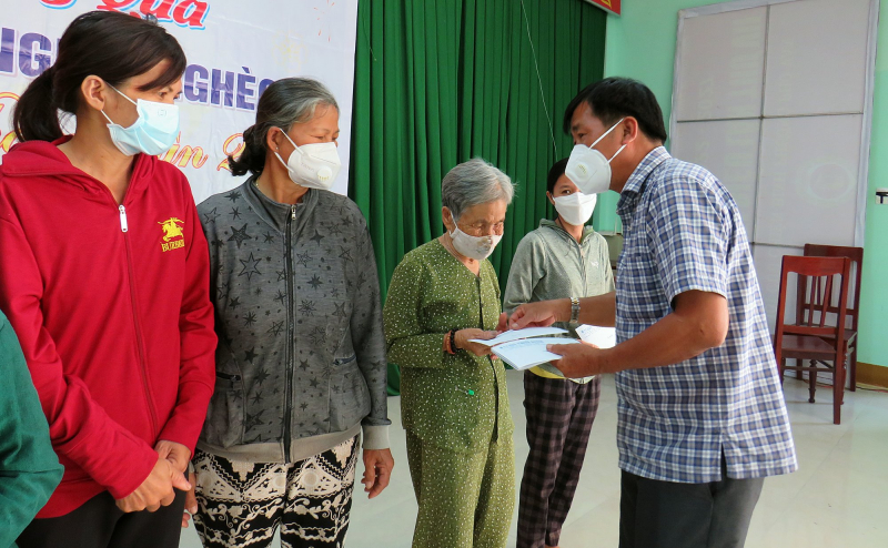 Chương trình “Tết vì người nghèo” đến với người dân tỉnh Quảng Ngãi -0