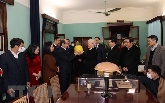 Tổng Bí thư dâng hương tưởng niệm Chủ tịch Hồ Chí Minh tại Nhà 67 -1