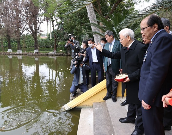 Tổng Bí thư dâng hương tưởng niệm Chủ tịch Hồ Chí Minh tại Nhà 67 -0