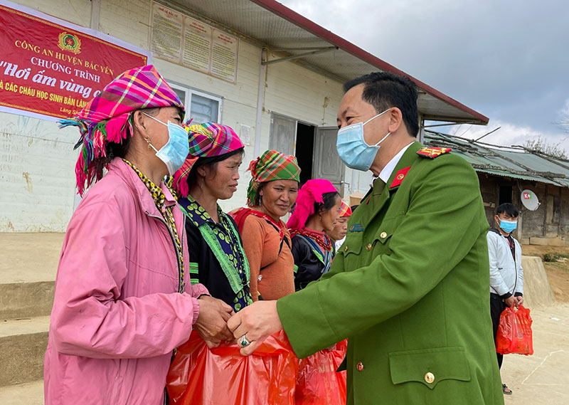 Đến vùng cao Háng Đồng ăn Tết -1