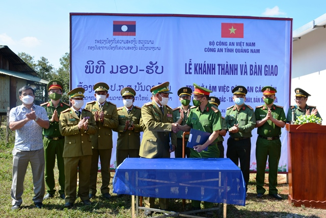 Khánh thành trụ sở làm việc cho Công an các bản thuộc tỉnh Xê Kông -0