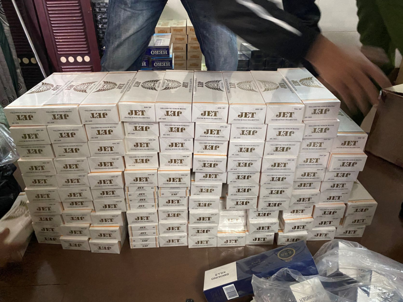 Bắt giam đối tượng mua bán hơn 6 nghìn bao thuốc lá lậu -0