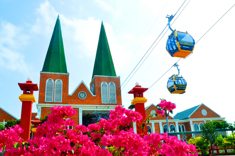 “Cưỡi mây” ngắm sắc Xuân trên đỉnh núi Sam -0