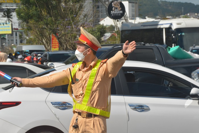 Khổ như đi du lịch Đà Lạt ngày Tết -0