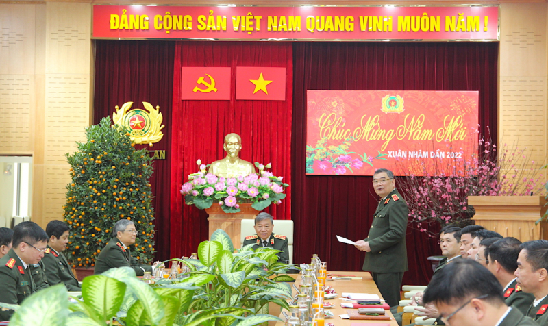 Bộ trưởng Tô Lâm thăm, động viên CBCS Văn phòng Bộ Công an và Cục An ninh Đối ngoại -0