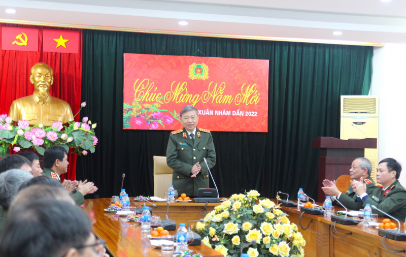 Bộ trưởng Tô Lâm thăm, động viên CBCS Văn phòng Bộ Công an và Cục An ninh Đối ngoại -0