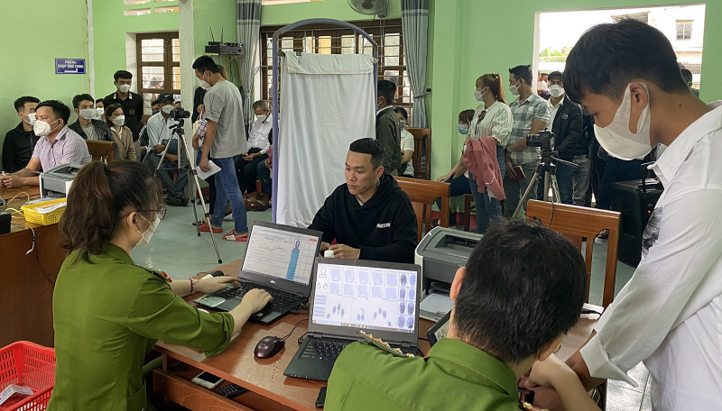 Công an Quảng Nam tăng ca giải quyết thủ tục hành chính cho người dân, doanh nghiệp sau Tết -0