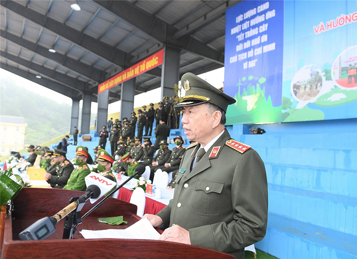 Minister To Lam chairs tree-planting event -0