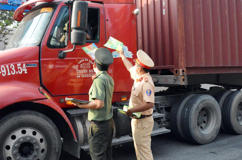 Tuyên truyền bằng ứng dụng Zoom, Fanpage, móc khóa an ninh -0