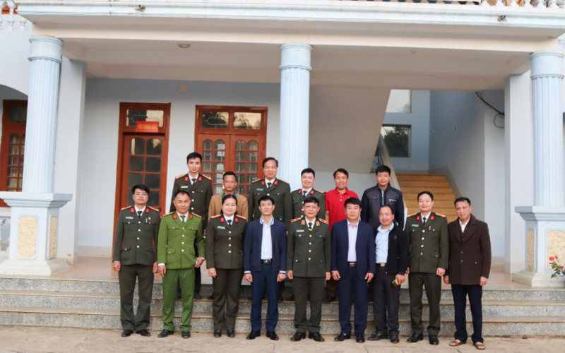 Học viện chính trị CAND trao tặng 500 triệu đồng xây dựng 10 căn nhà tình nghĩa -1