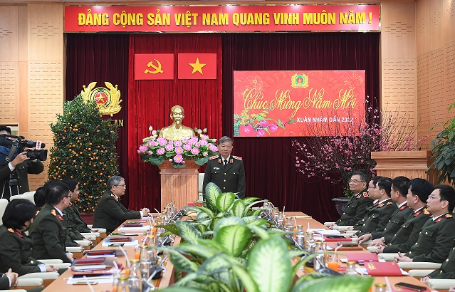 Minister To Lam visits MPS Office, Department of External Security after Tet holiday -1