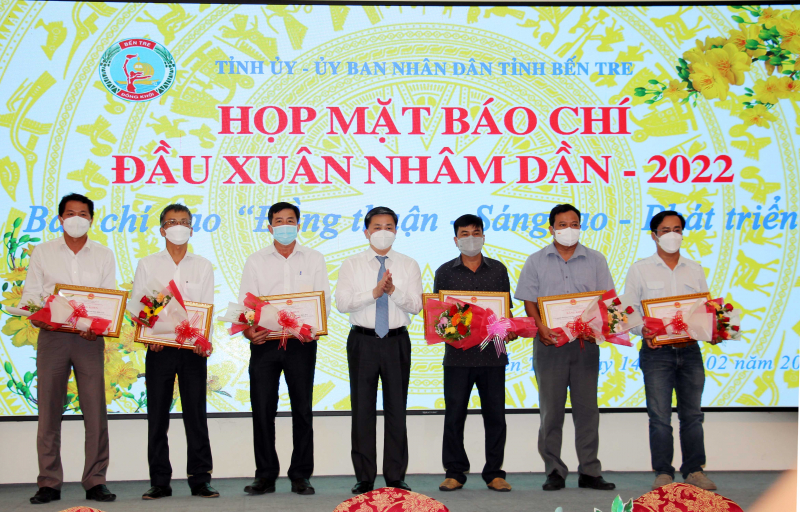 Báo chí góp phần cùng tỉnh Bến Tre thực hiện thắng lợi “mục tiêu kép” -0