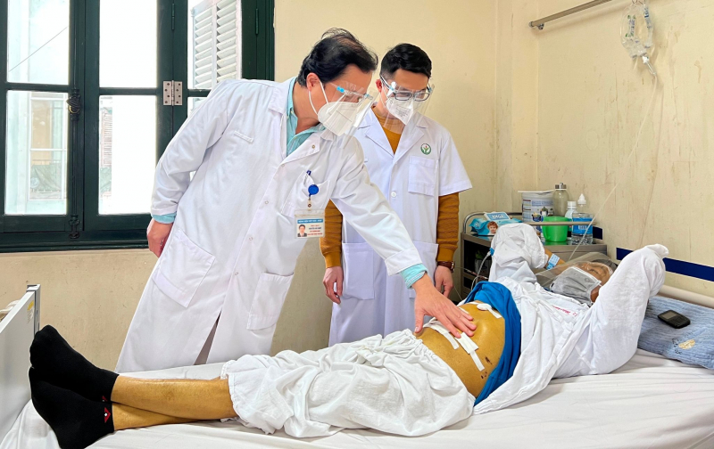 Lần đầu phẫu thuật cắt khối tá tụy bằng phương pháp mổ nội soi -0