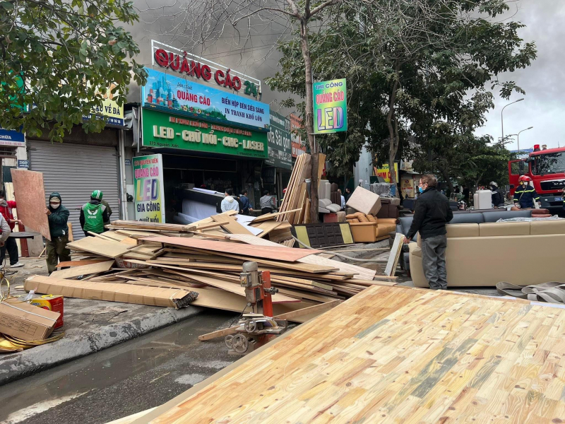 Hà Nội: Cháy lớn trên đường Nguyễn Xiển  -0